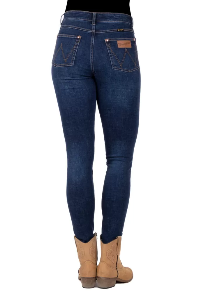 IND 23 Wrangler Women's Sierra Skinny Jean